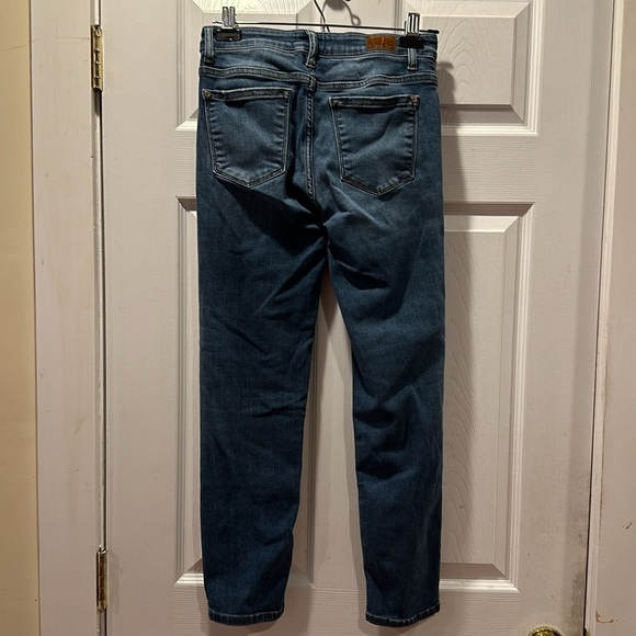 Judy Blue Jeans - Picture 2 of 7